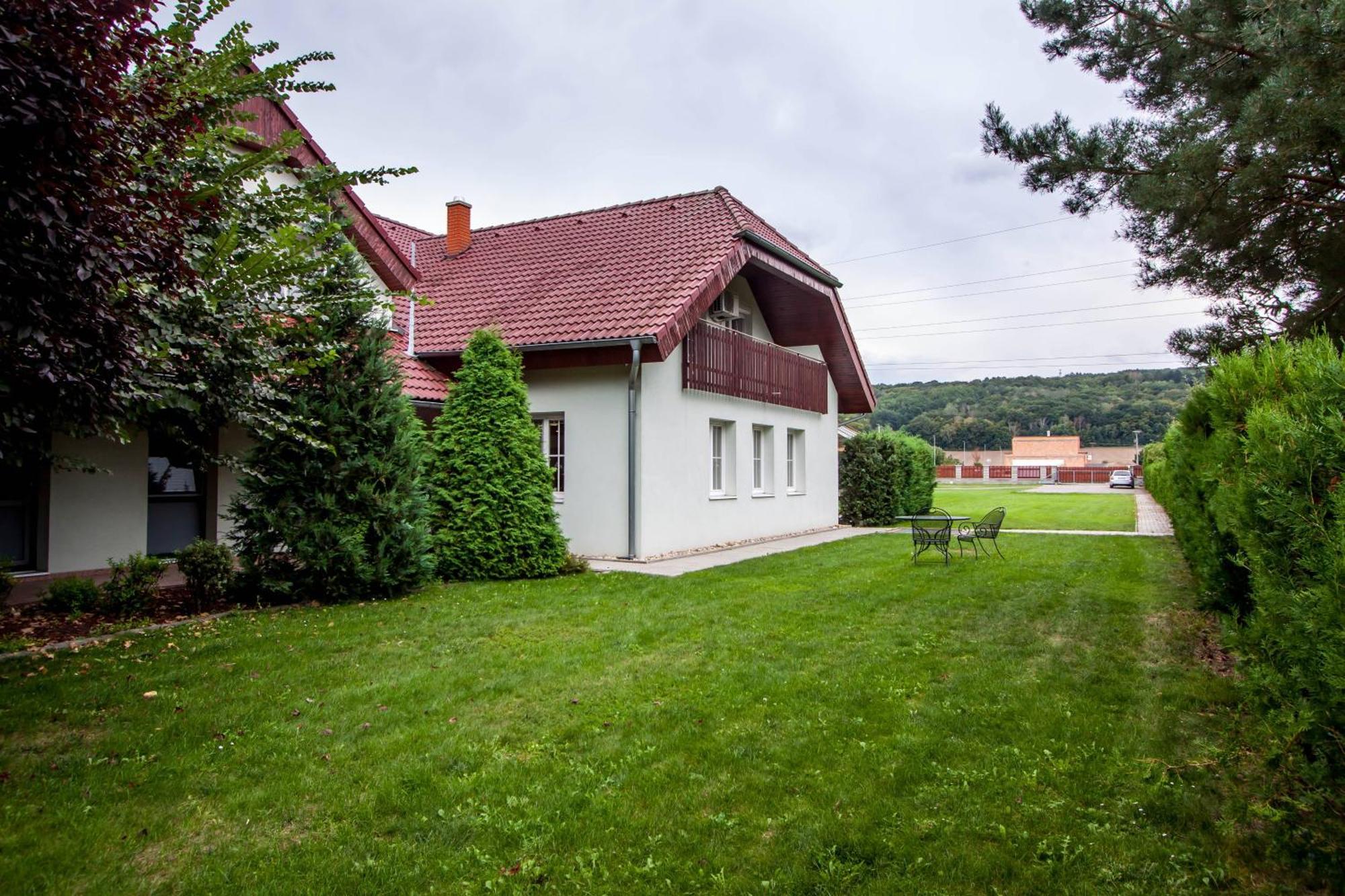 Hotel Penzion Solid Spa Mladá Boleslav Exterior foto